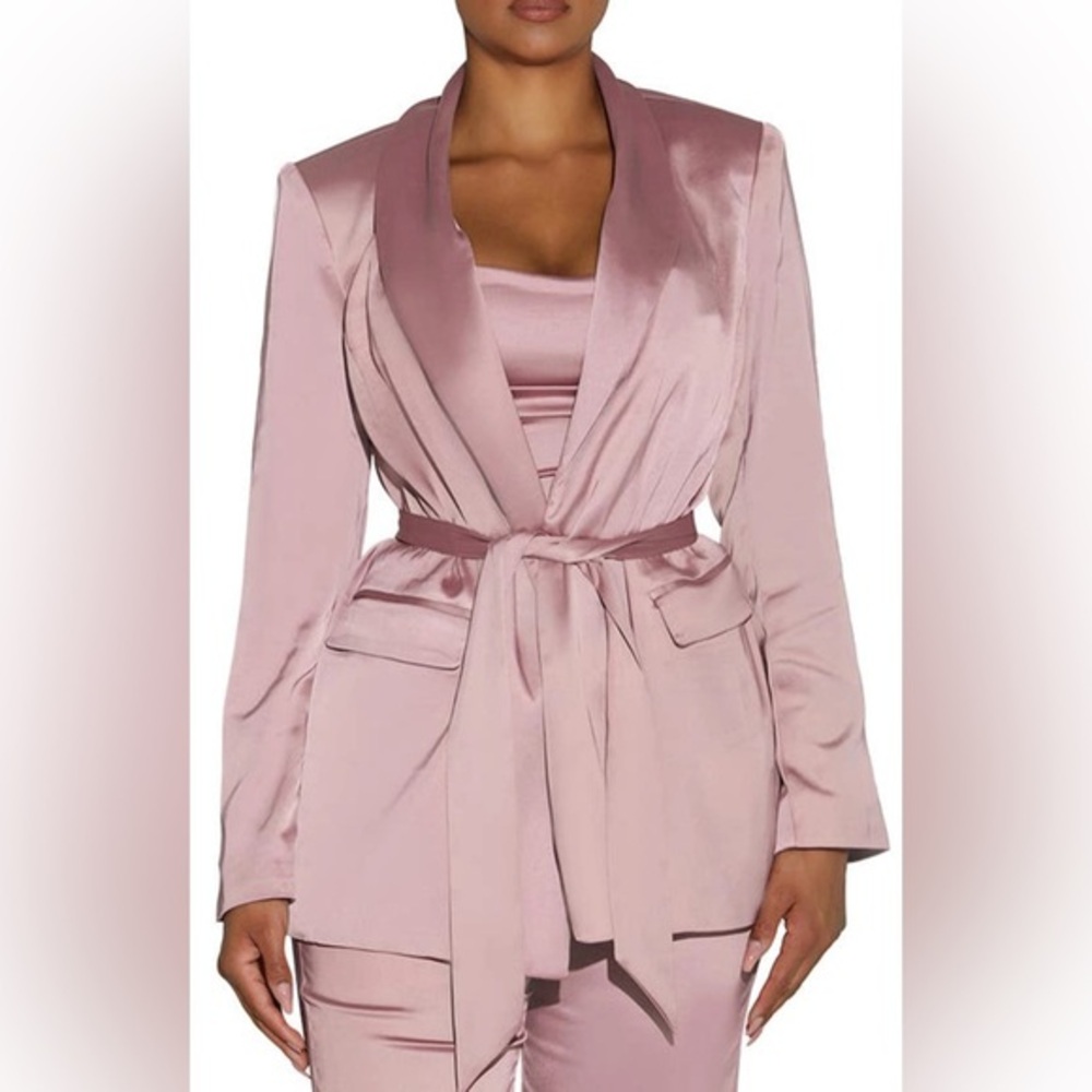 NAKED WARDROBE
Satin Wrap Blazer In Cherry Blossom Size S new with defects